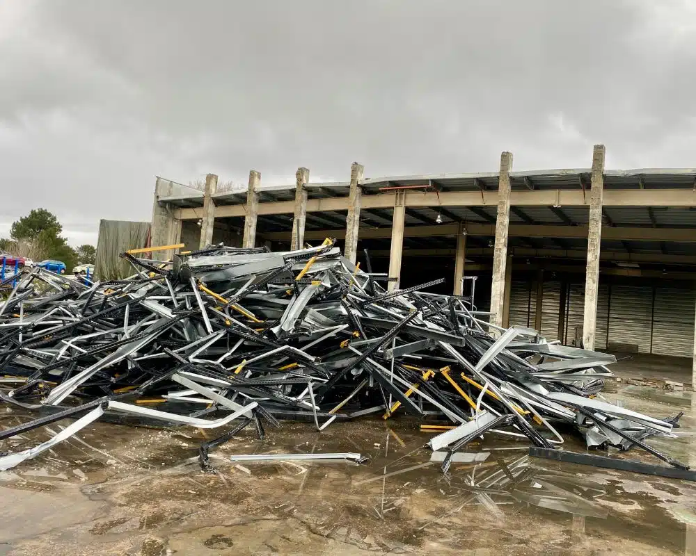 curage, désamiantage et déplombage de bâtiment par Avenir Frace Démolition à Bordeaux (33) et France (6) Curage de bâtiment | Avenir France Démolition