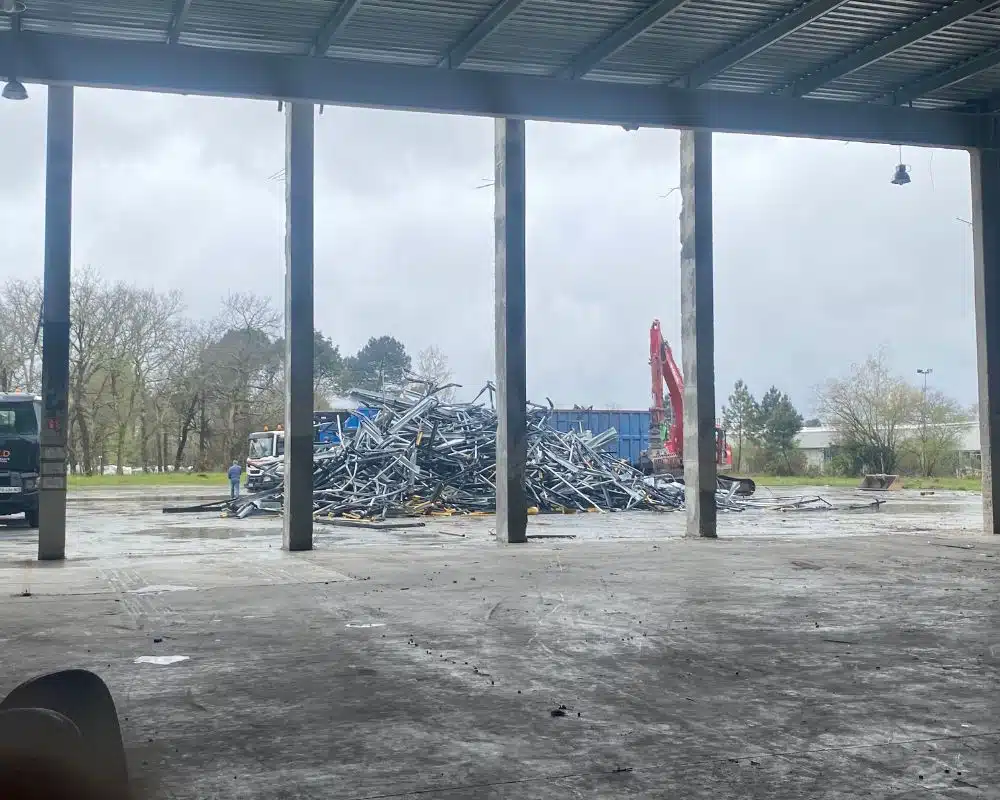 curage, désamiantage et déplombage de bâtiment par Avenir Frace Démolition à Bordeaux (33) et France (8) Curage de bâtiment | Avenir France Démolition